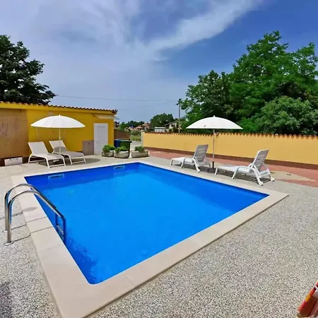 Kjara * Nova Vas (Porec)