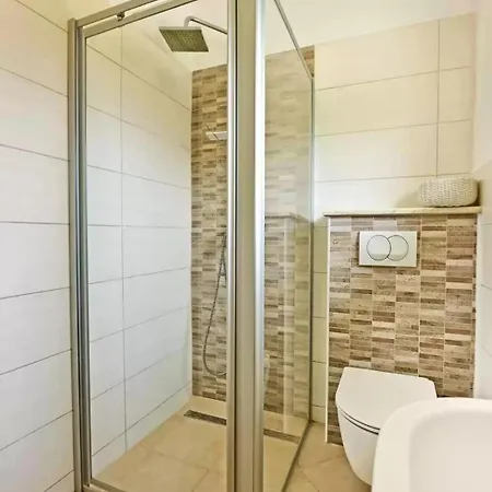 Kjara Lägenhet Nova Vas (Porec)