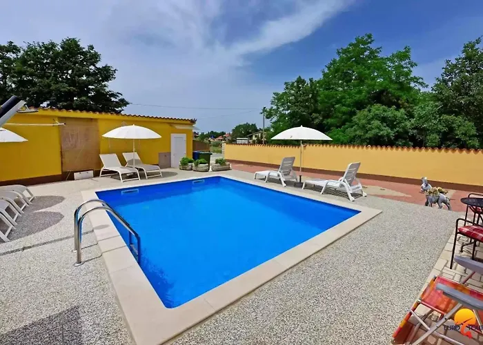 Kjara * Nova Vas (Porec)