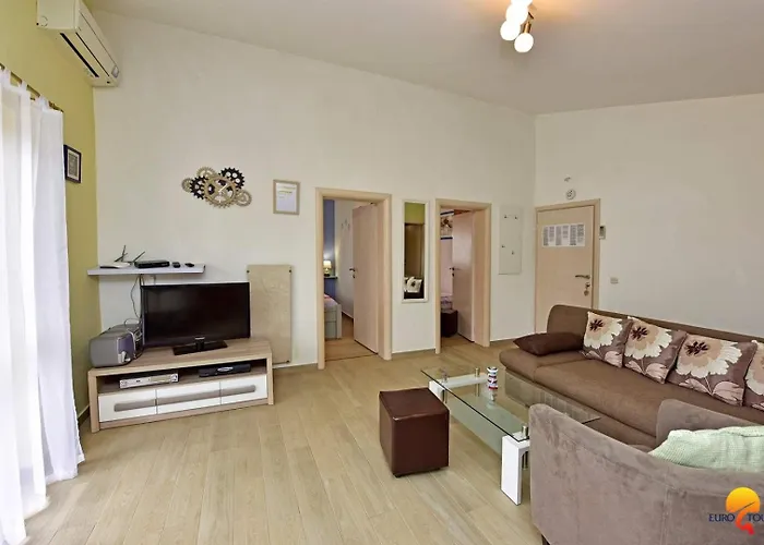 Kjara Διαμέρισμα *